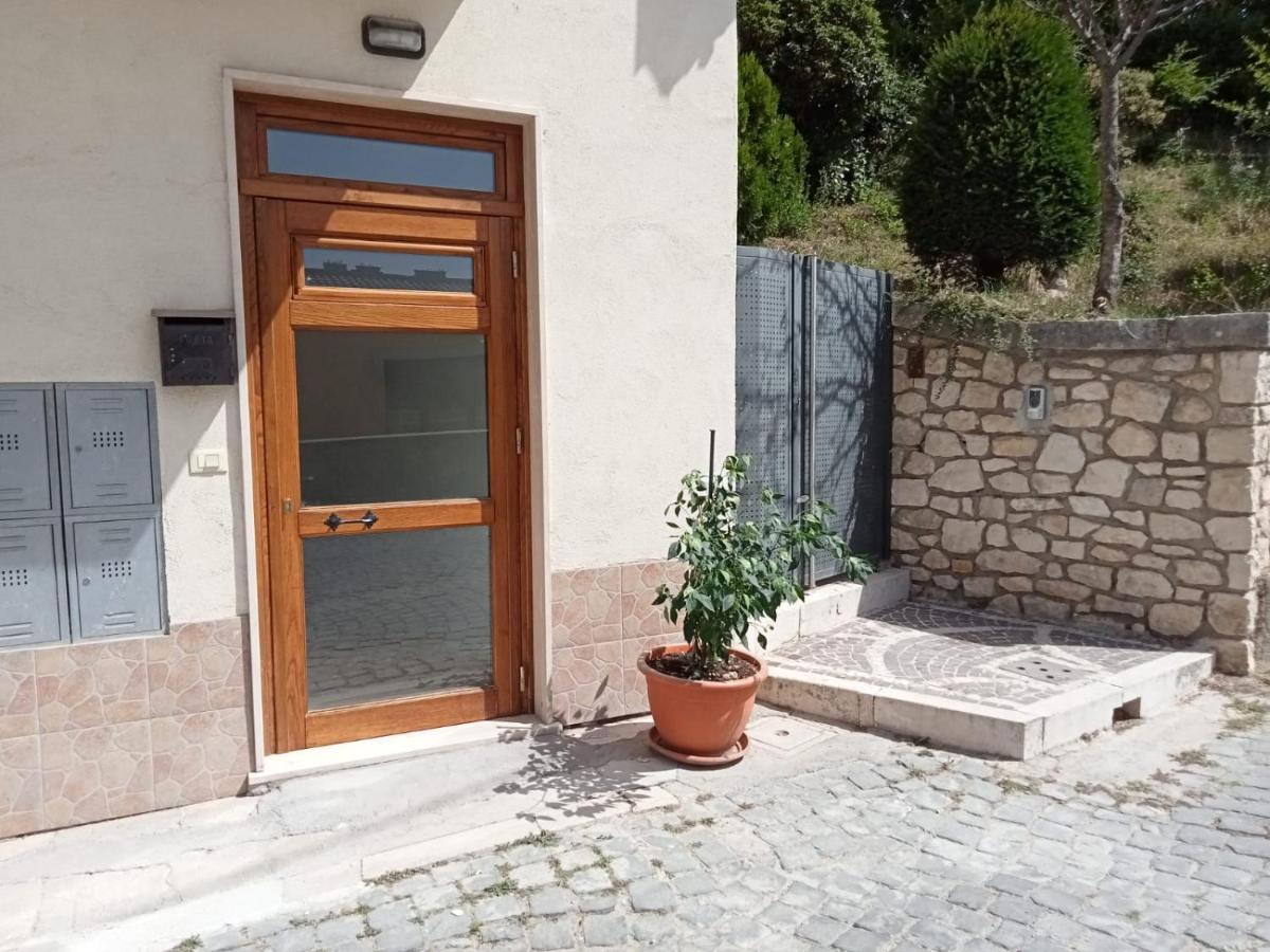 Al Piano Terra Appartement Poggio Picenze Buitenkant foto